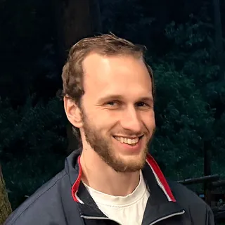 Dejan M.